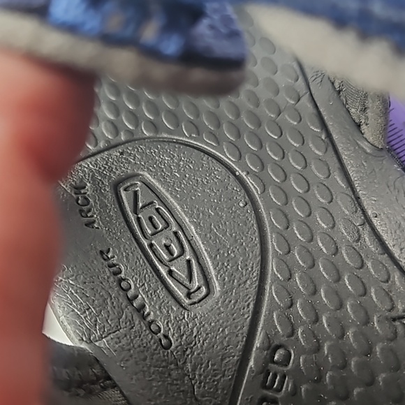 Keen Sandals Kid size 4 blue hiking sandals - Picture 5 of 13